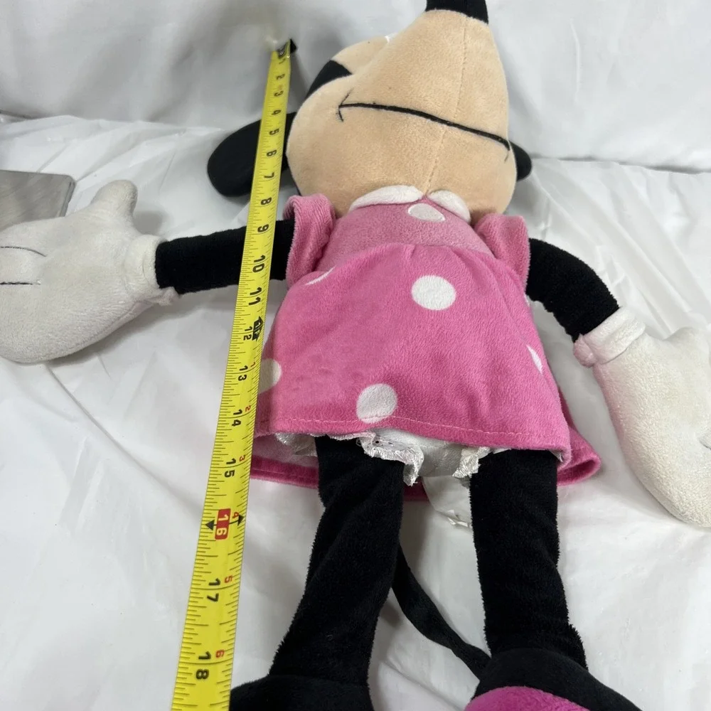 Disney Store Exclusive Minnie Mouse 21